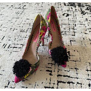 BETSEY JOHNSON Hadly Floral Pink Black Puff Heels Size 7